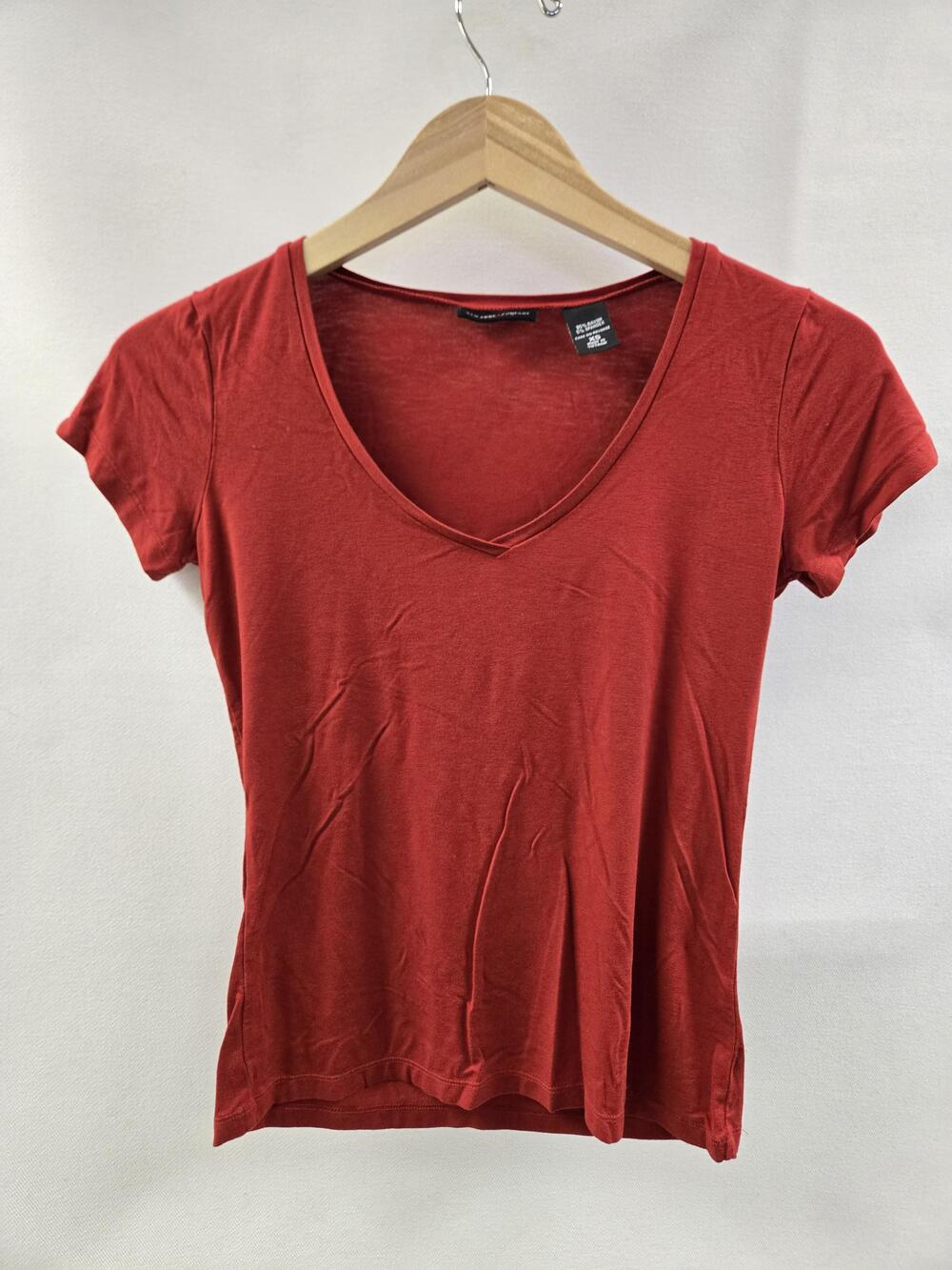 New York & Company Shirt Womens XS Red V Neck Stretch Short Sleeve Tee Top